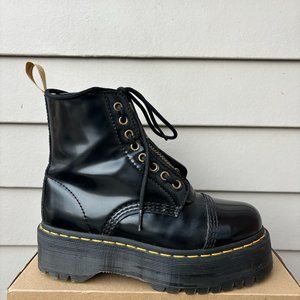 Doc Martens Vegan Sinclair Platform Boots (size 7)